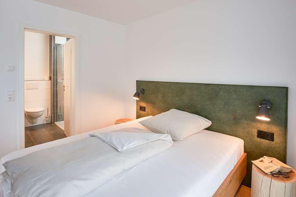 Hotel Hirsch Ной-Улм Стая снимка