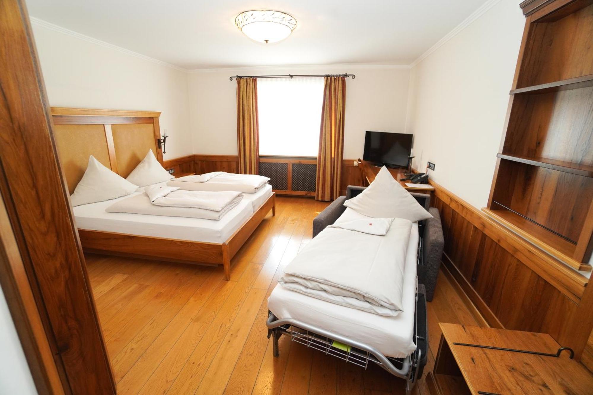Hotel Hirsch Ной-Улм Екстериор снимка