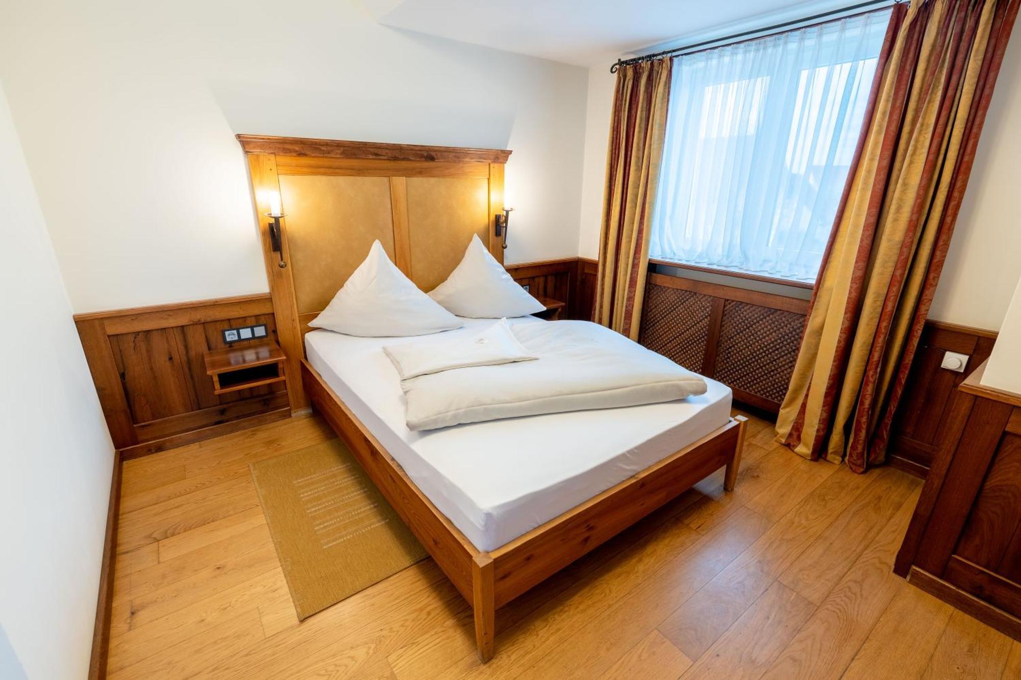 Hotel Hirsch Ной-Улм Екстериор снимка