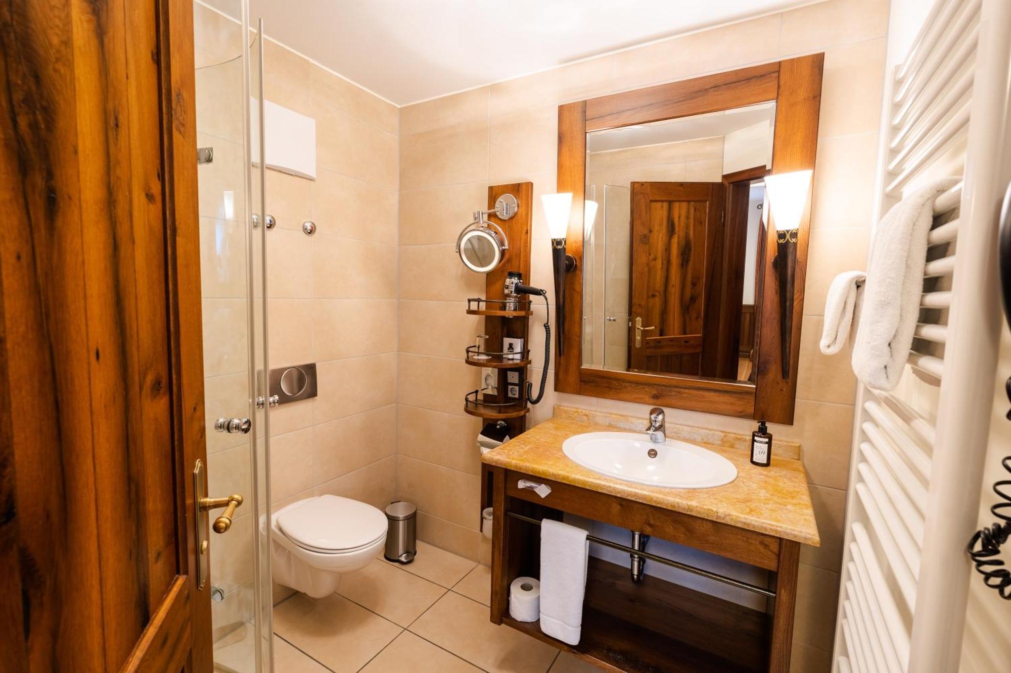 Hotel Hirsch Ной-Улм Екстериор снимка