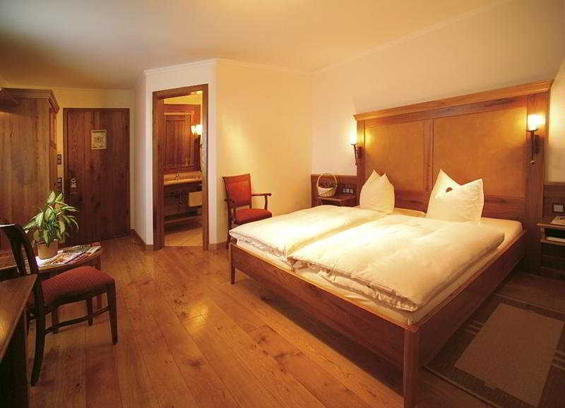 Hotel Hirsch Ной-Улм Стая снимка
